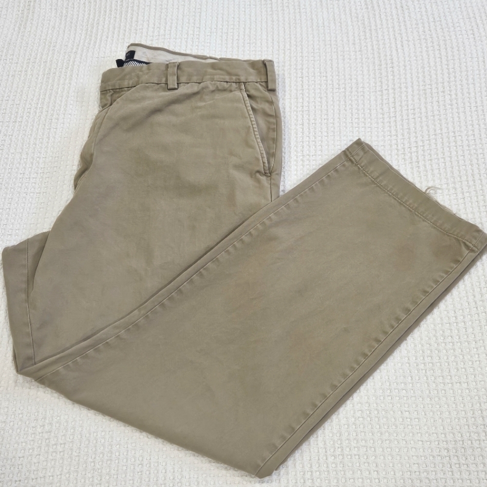 Banana Republic Men's Aiden Chinos Size 40 Beige